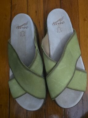 Dansko Women's Olive Green Suede Crisscross Slide Clogs